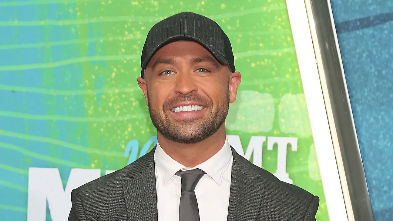 CMT Host Cody Alan Welcomes Beyoncé To The Country Music Scene