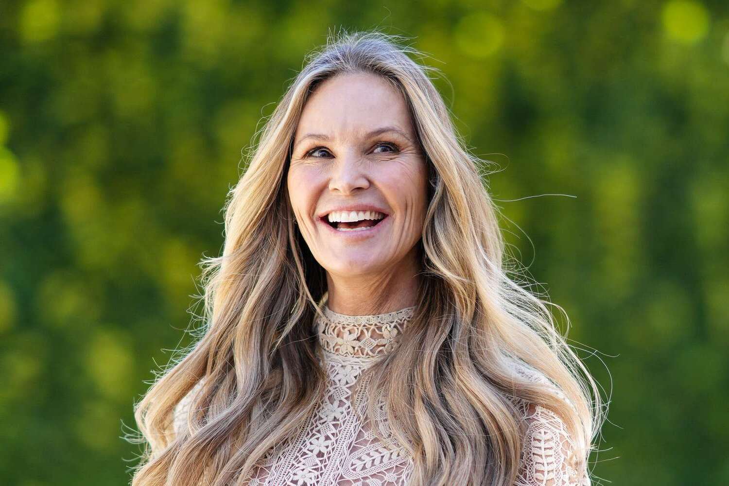 Elle Macpherson's Secret To Staying Youthful: Going To Bed Nude