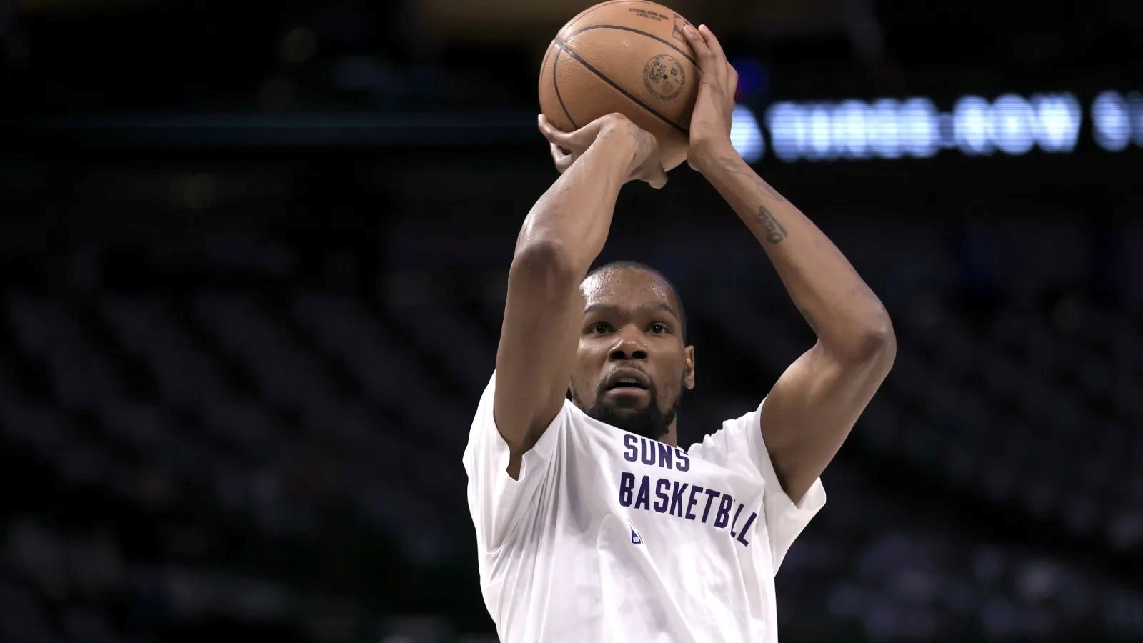 Kevin Durant Stands Up To Heckling Fans Before Game Against Mavericks