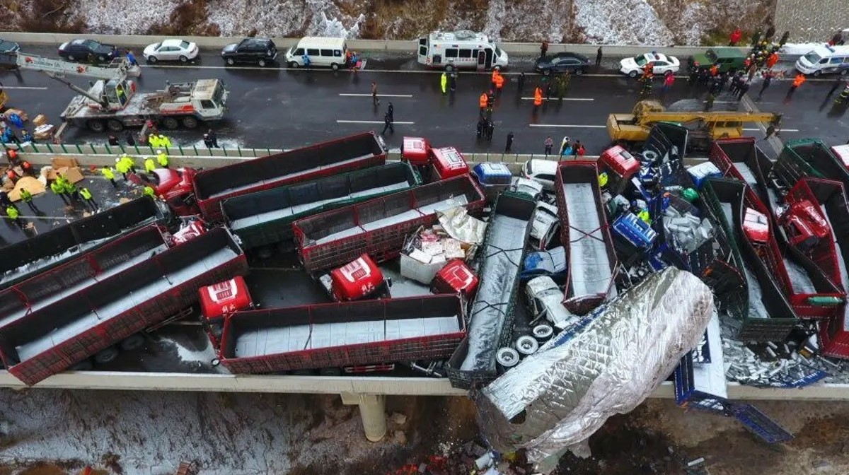 Massive 100-Car Pileup In China Caused By Icy Roads, Miraculously Everyone Survives