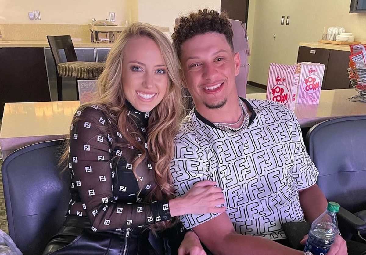 Patrick & Brittany Mahomes Spread Joy At Children’s Hospital After Parade Shooting