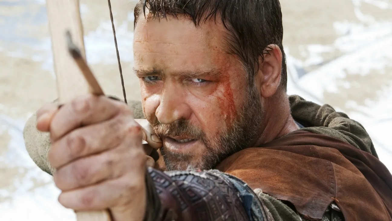 Russell Crowe Opens Up About Fracturing Both Legs While Filming ‘Robin Hood’