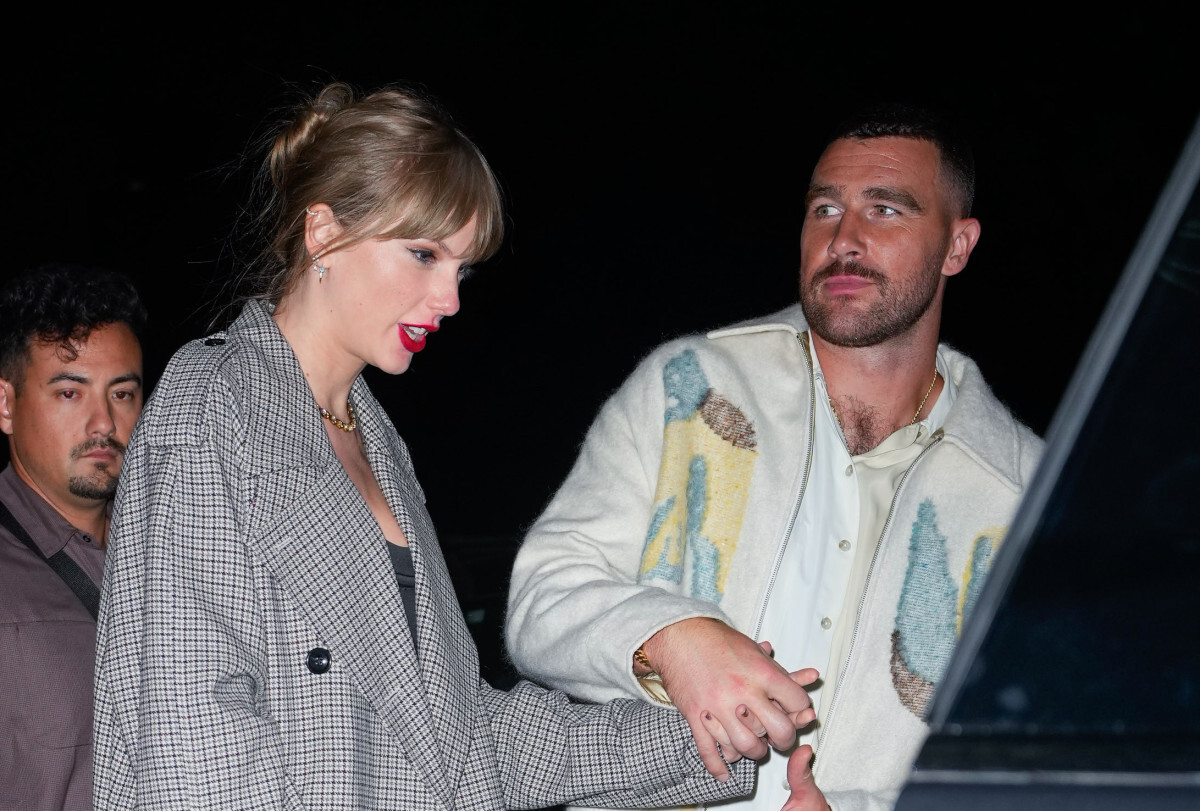 Taylor Swift Enjoys A Day At Sydney Zoo Before Reuniting With Travis Kelce