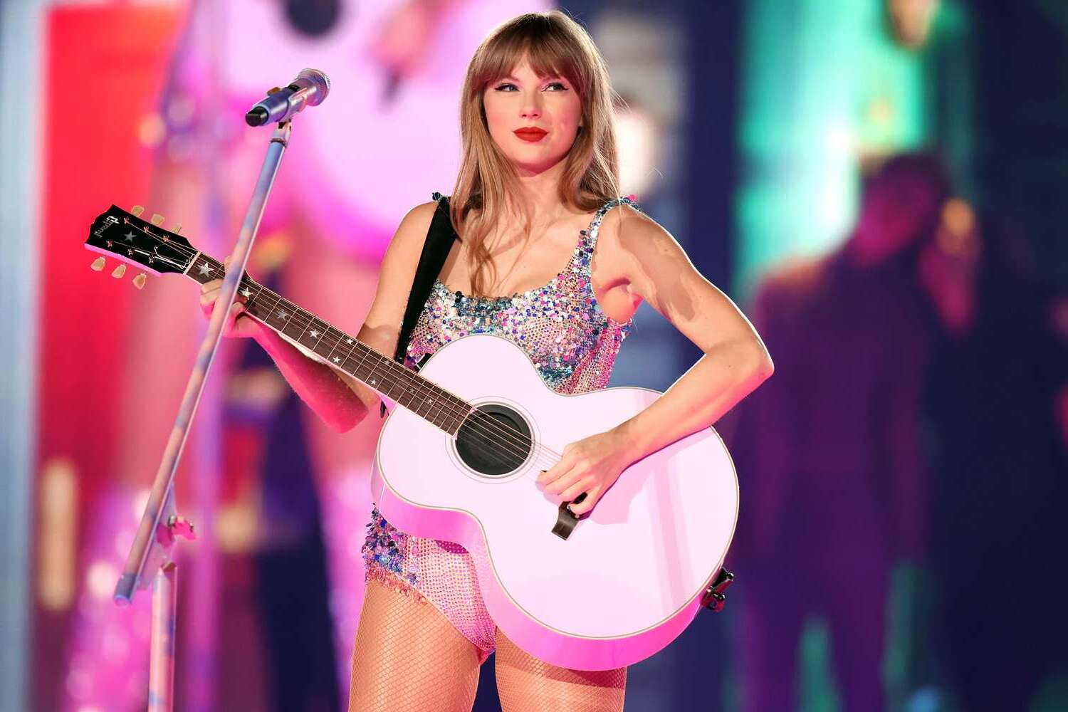 Taylor Swift Serenades Travis Kelce With New Lyrics At Sydney Show