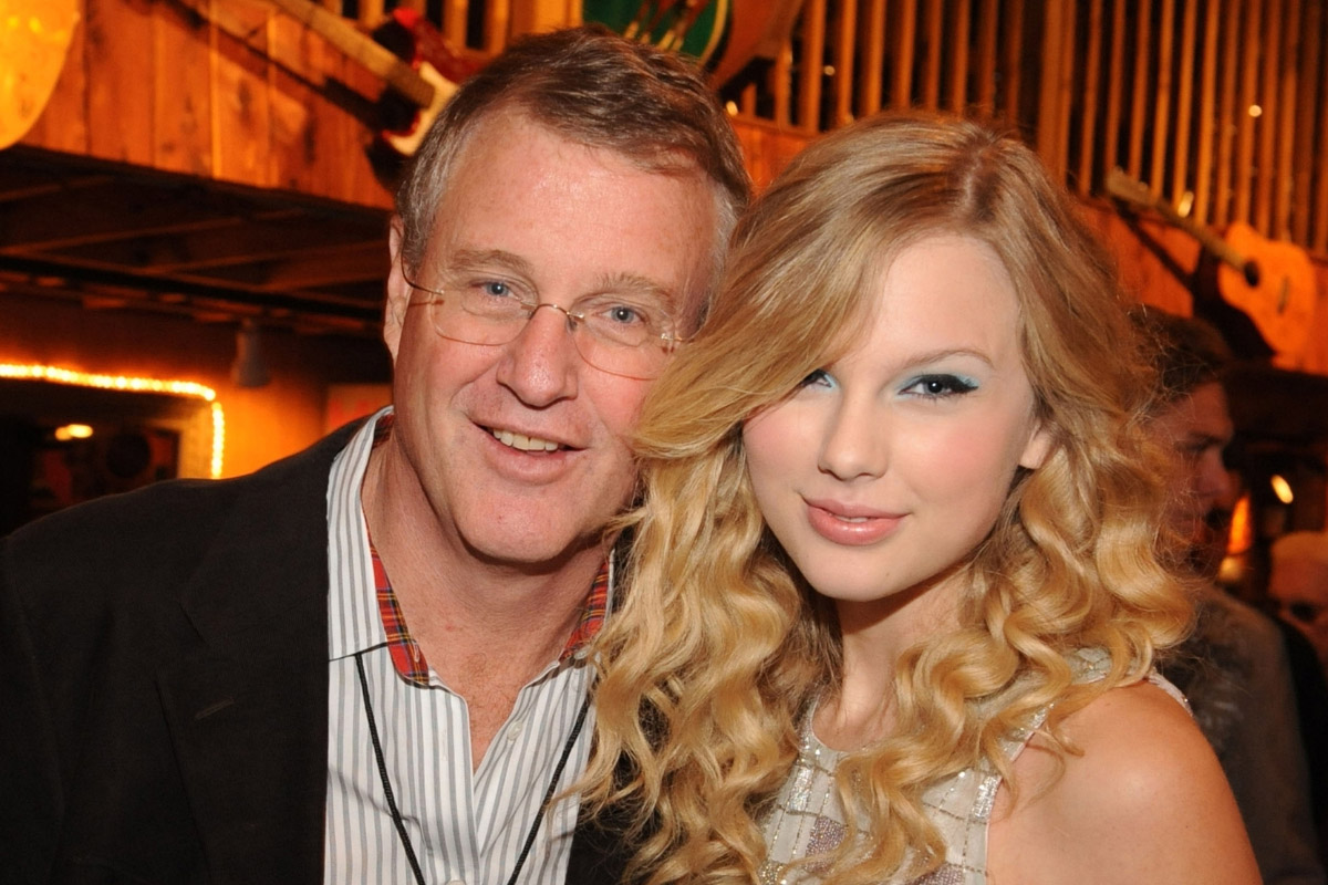 Taylor Swift's Father Under Investigation For Alleged Paparazzi Attack