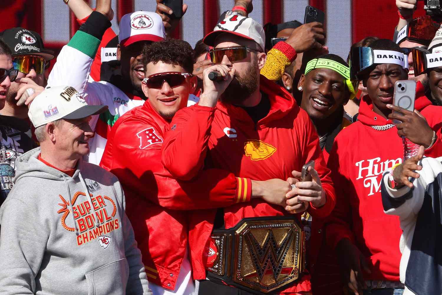 Travis Kelce And Patrick Mahomes Celebrate In Vegas, Singing ‘We Are The Champions’