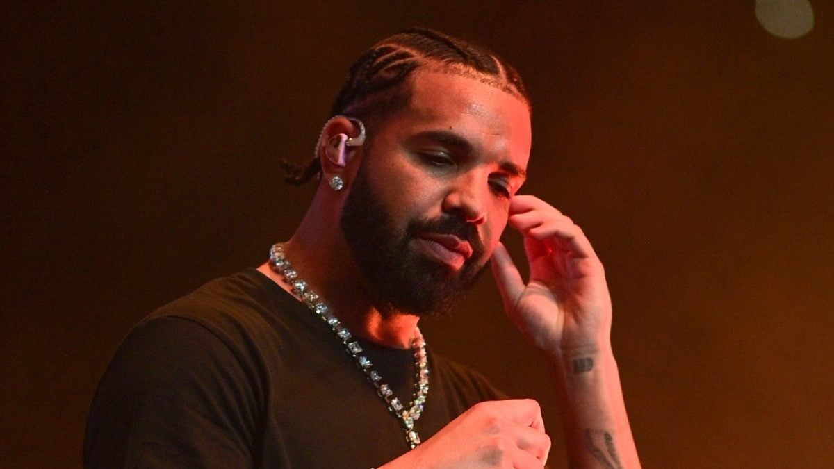 Drake Honors Mother And Daughter After Tragic Incident