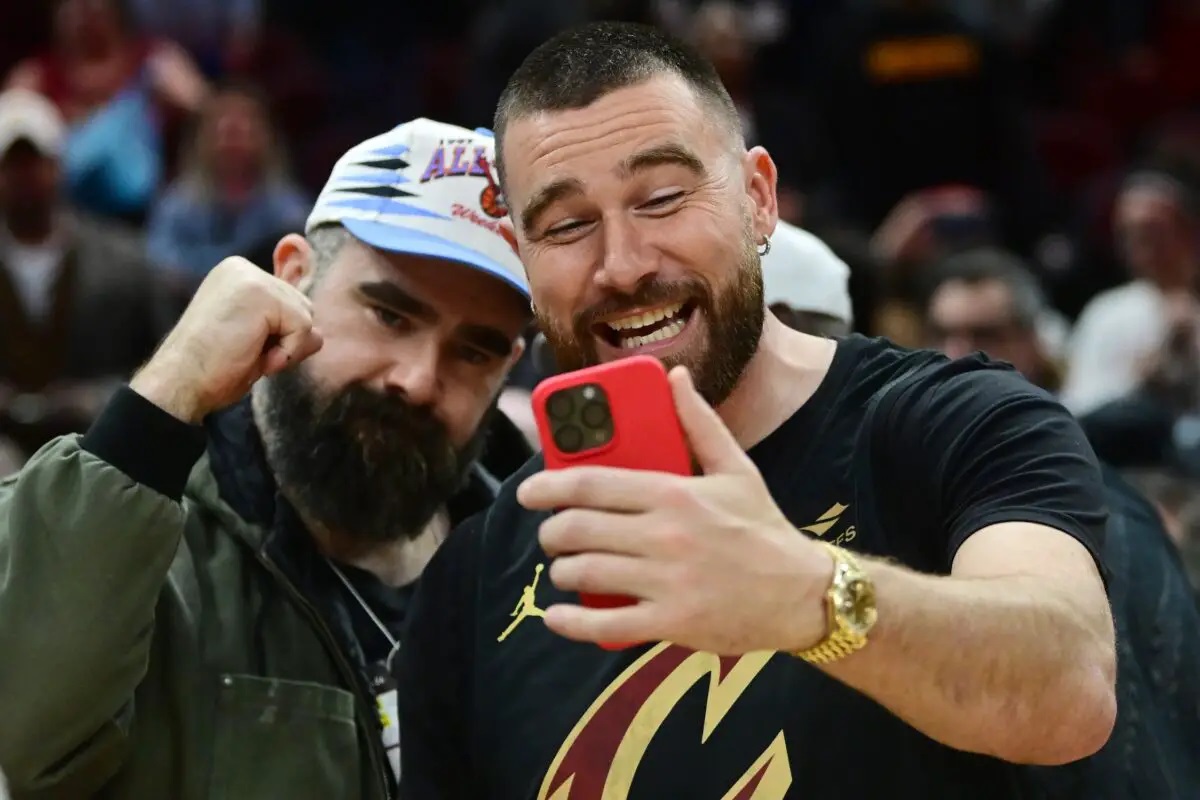 Travis And Jason Kelce Celebrated With Bobbleheads At Cavs Game