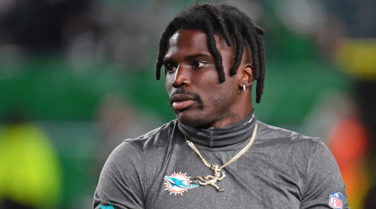 Tyreek Hill Denies Breaking Model’s Leg In Enraged Football Drill, Claims She Tripped Over Dog